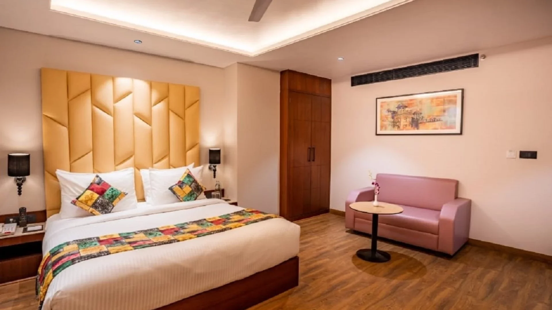 Hotel Raaj Palace
